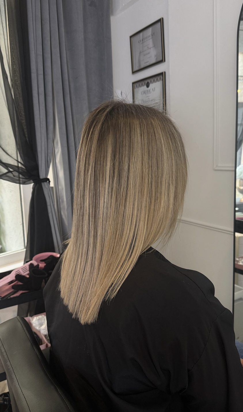Résultat avant/après d'un soin botox capillaire réalisé chez MC Smoothing — après